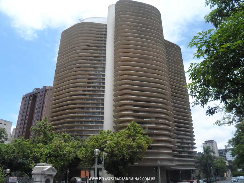 Foto: Praça da Liberdade - Edifício Niemeyer