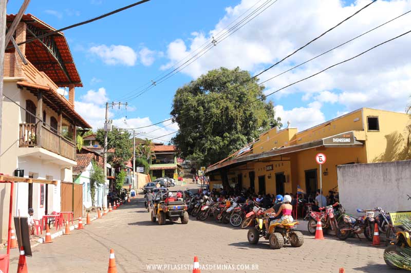 Bares e Restaurantes agitam o distrito de São Sebastião das Águas Claras - Macacos