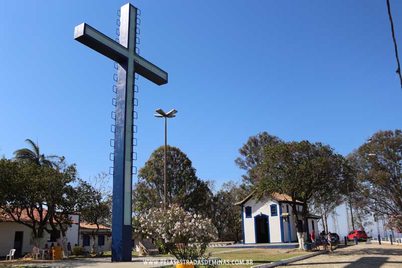 Cruzeiro e Capela de Santa Helena em Sete Lagoas - MG