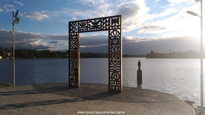  Portal da Memória e do Monumento a Iemanjá na Lagoa da Pampulha em BH