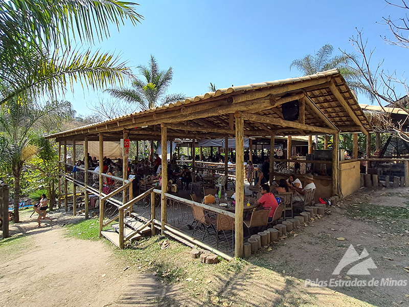 Mambeba Restaurante Fazenda e Vale Jurássico em Itaúna - MG